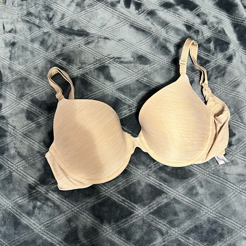 Victoria secret bra 34D